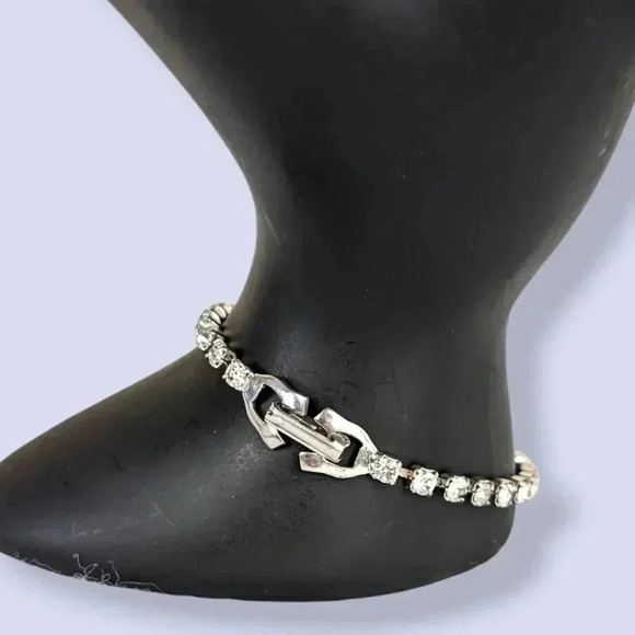 (2/$20) Vintage White Rhinestone Eye Bracelet - Picture 2 of 5